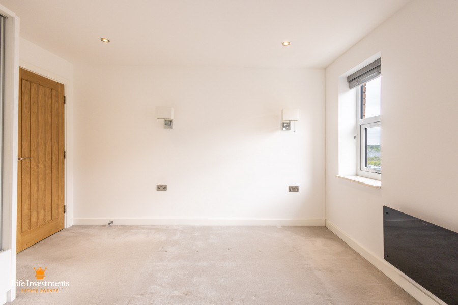 Images for Crescent House, Woodside Park, Rugby EAID: BID:lifeinvestments