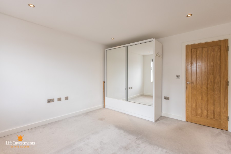 Images for Crescent House, Woodside Park, Rugby EAID: BID:lifeinvestments