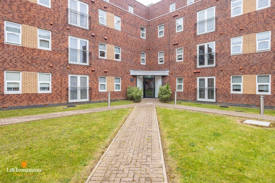 Images for Crescent House, Woodside Park, Rugby EAID: BID:lifeinvestments