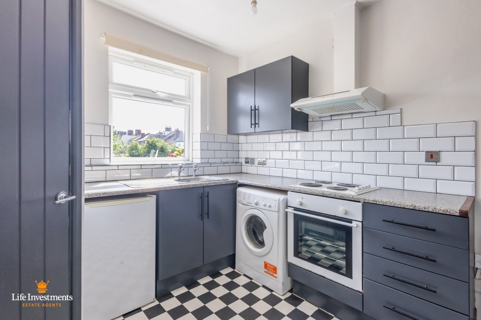 Images for Cross Street, Rugby EAID: BID:lifeinvestments
