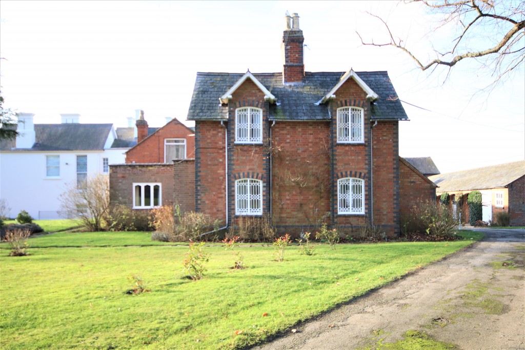 Flint Hill, Winwick, Northampton Life Investments Estate Agency