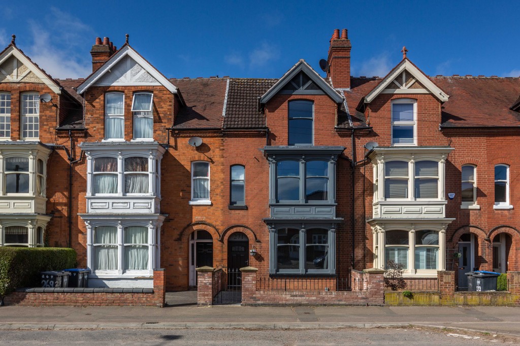 Clifton Road, Rugby Life Investments Estate Agency