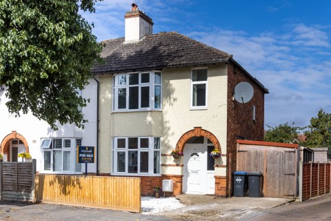 Lawrence Road, Rugby