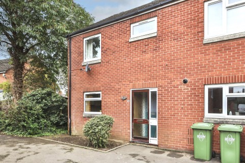 Parnell Close, Rugby