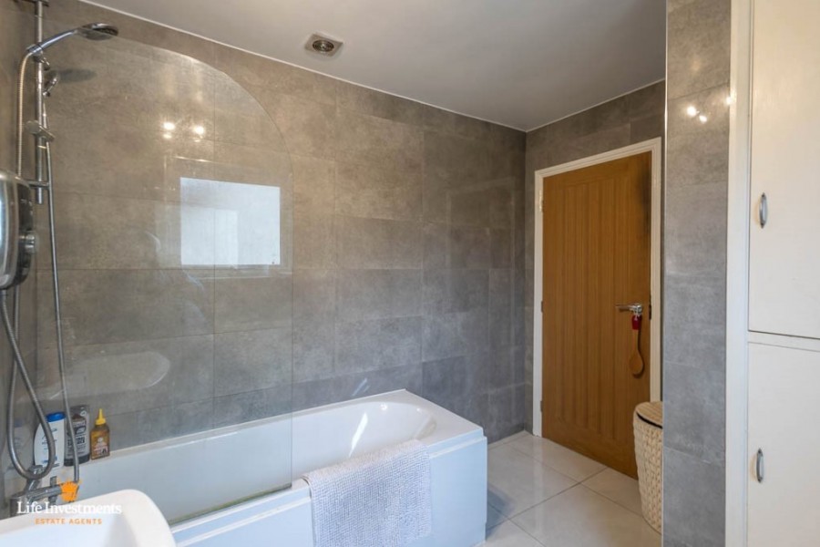 Images for Main Street, Willoughby, Rugby EAID: BID:lifeinvestments