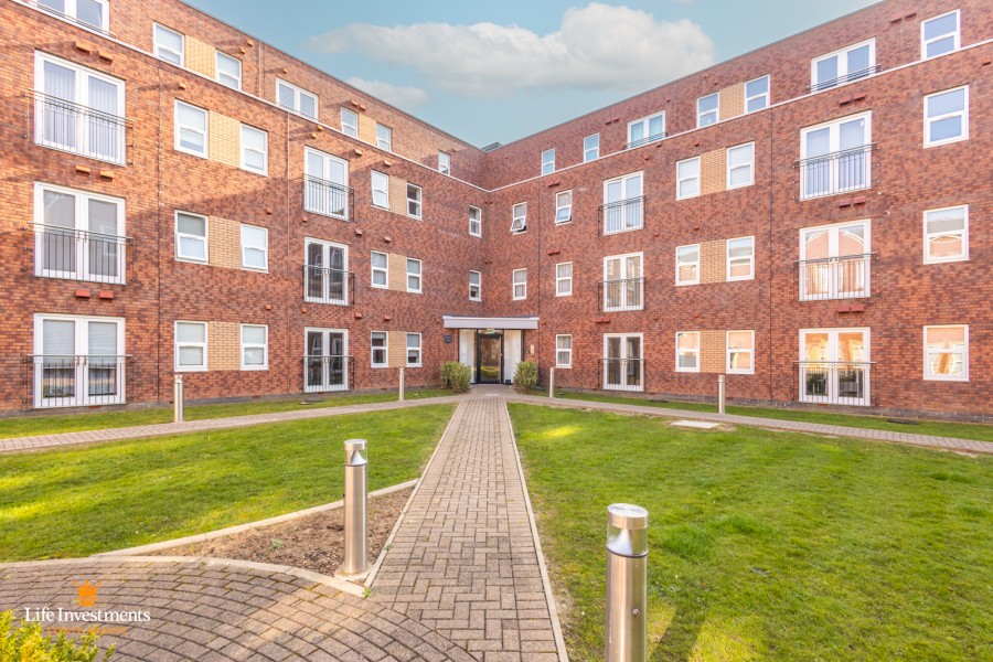 Images for Crescent House, Woodside Park, Rugby EAID: BID:lifeinvestments