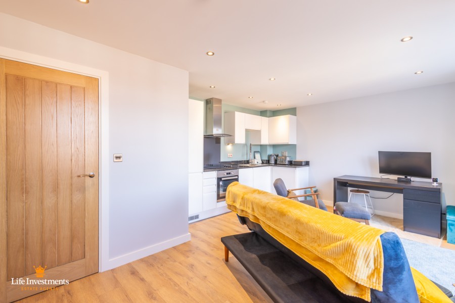 Images for Crescent House, Woodside Park, Rugby EAID: BID:lifeinvestments