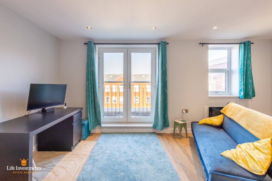 Images for Crescent House, Woodside Park, Rugby EAID: BID:lifeinvestments